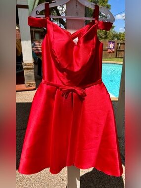 velvet heart dresses Sassy Shortcake Vow Dress Size:6/S Princess Dress Coloring Page size-x-small neckline Chest flap patch
